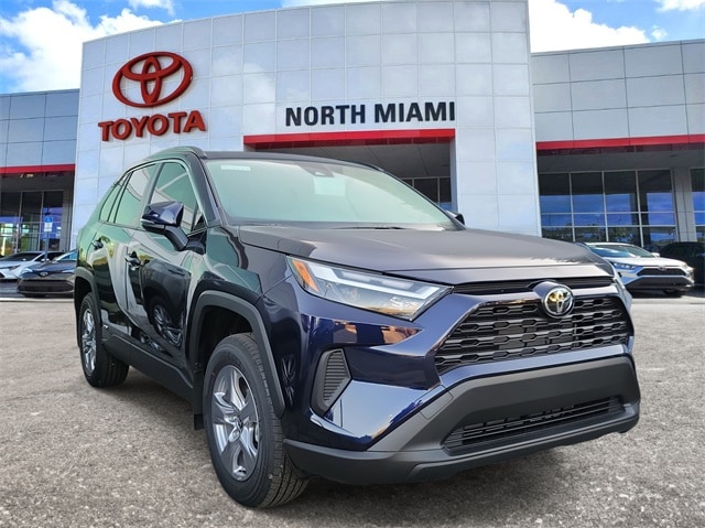 2025 Toyota RAV4 XLE's photo