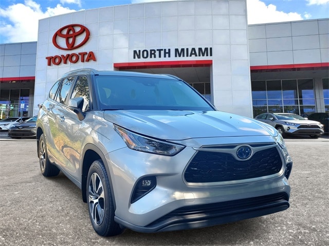 2024 Toyota Highlander Hybrid SUV 