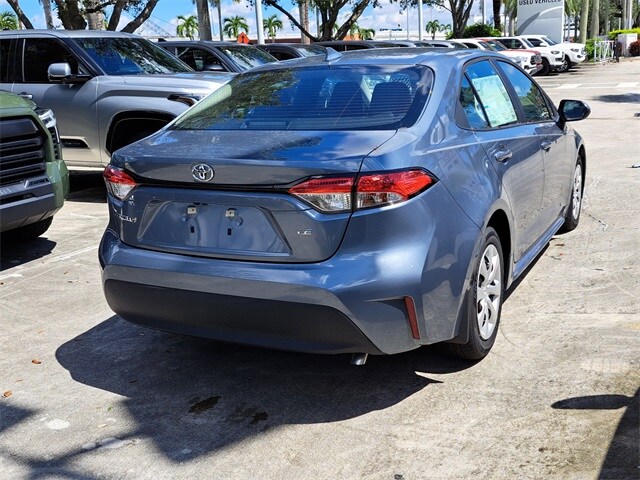 2025 Toyota Corolla LE photo 4