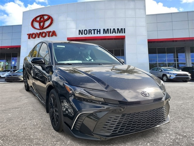 2026 Toyota Camry SE's photo