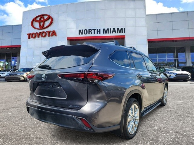 2024 Toyota Highlander Limited photo 2