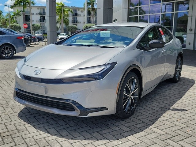 2026 Toyota Prius XLE photo 2