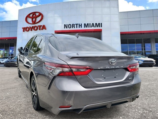 2023 Toyota Camry SE photo 3