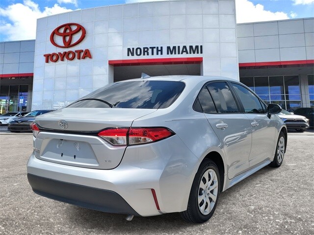 2023 Toyota Corolla LE photo 4