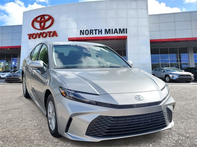 2026 Toyota Camry LE's photo