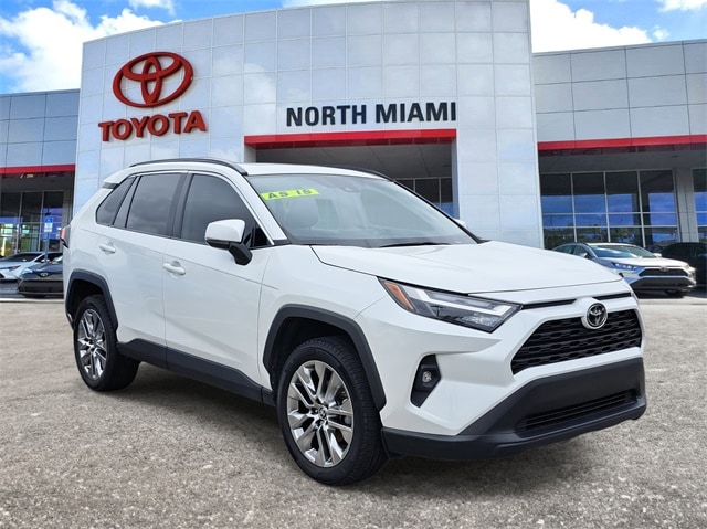 2023 Toyota RAV4 XLE Premium photo 2