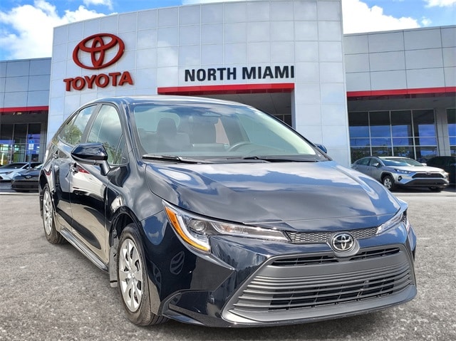 2025 Toyota Corolla LE's photo