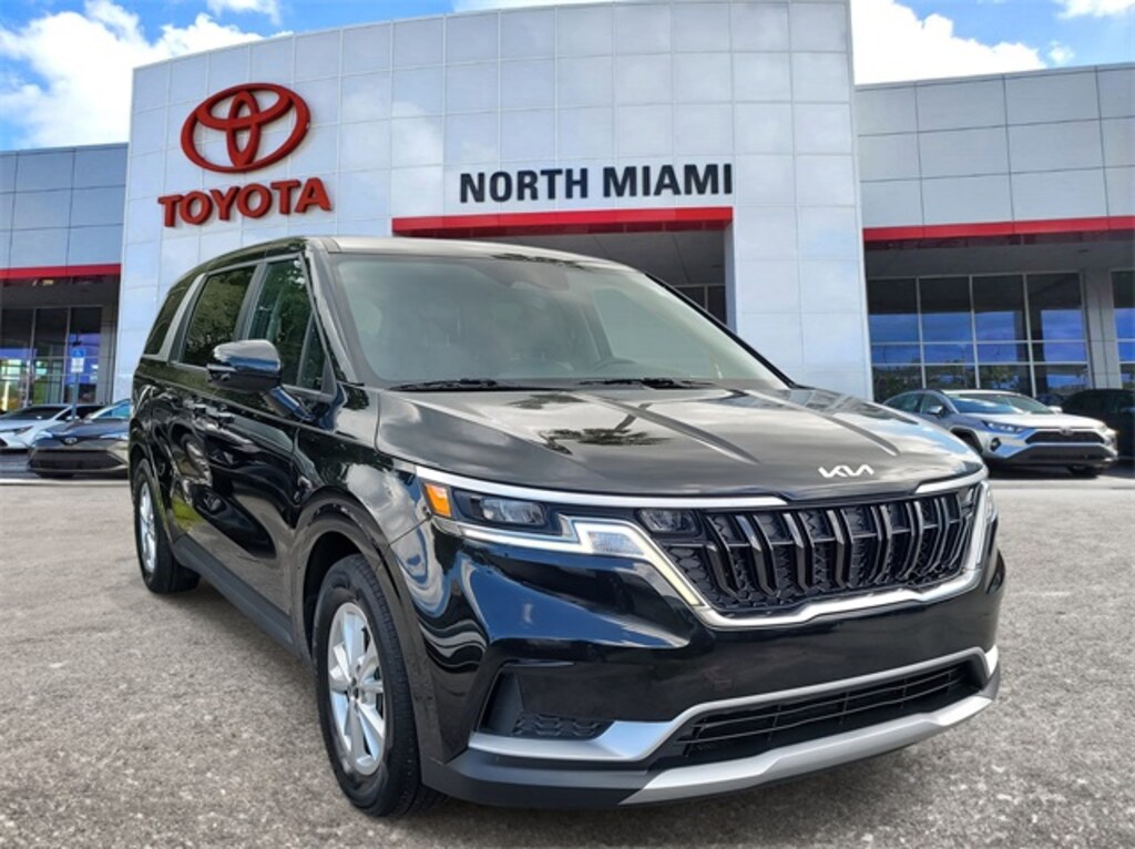 Used 2024 Kia Carnival LX MPV