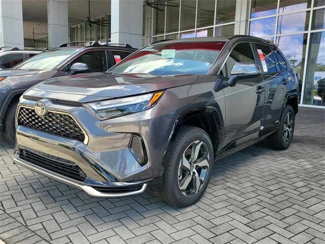2025 Toyota RAV4 Hybrid SE photo 2