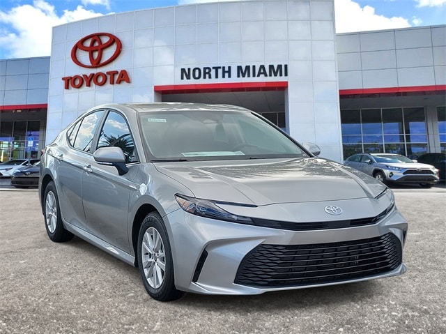 2026 Toyota Camry LE's photo