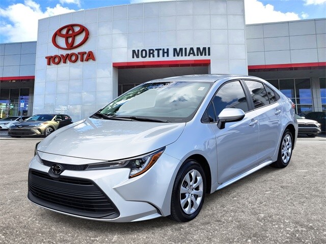 2024 Toyota Corolla LE photo 2