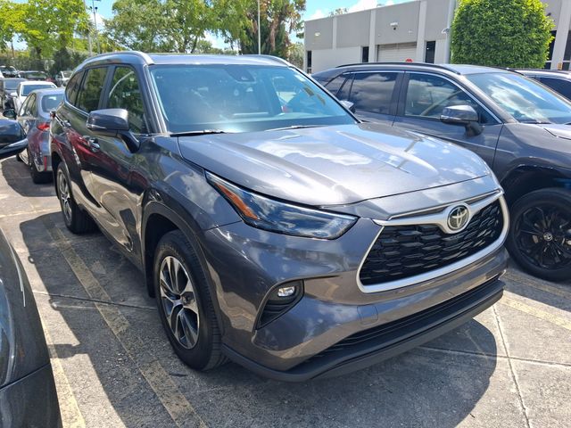 2024 Toyota Highlander SUV 