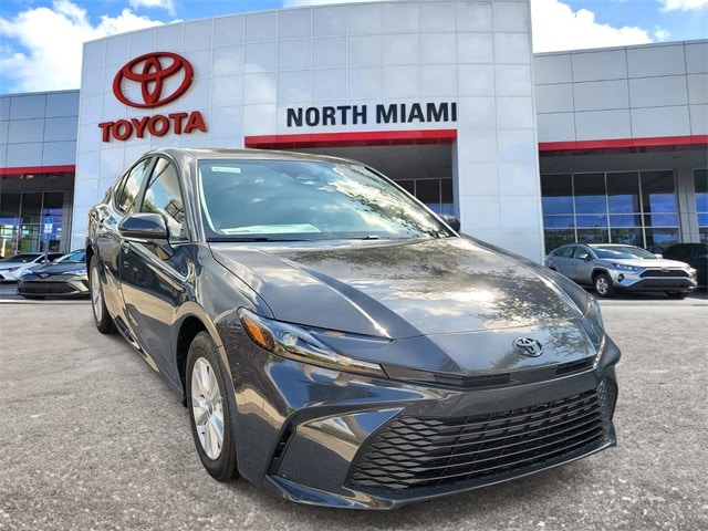 2026 Toyota Camry LE's photo