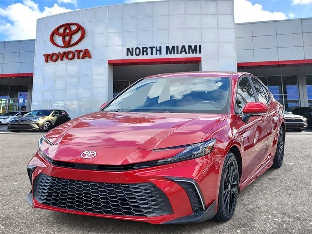 2025 Toyota Camry SE photo 2