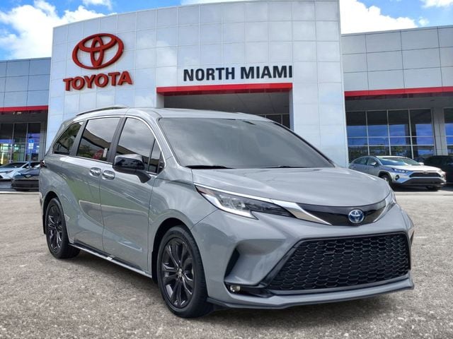 2024 Toyota Sienna Van Passenger Van 