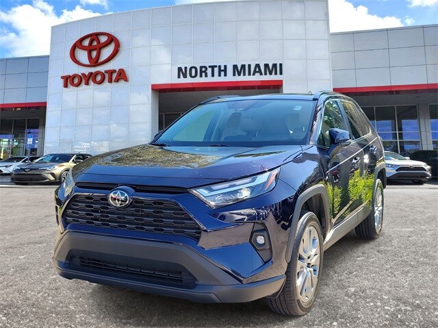 2023 Toyota RAV4 XLE Premium photo 2