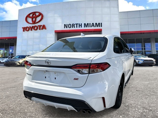 2022 Toyota Corolla SE photo 4