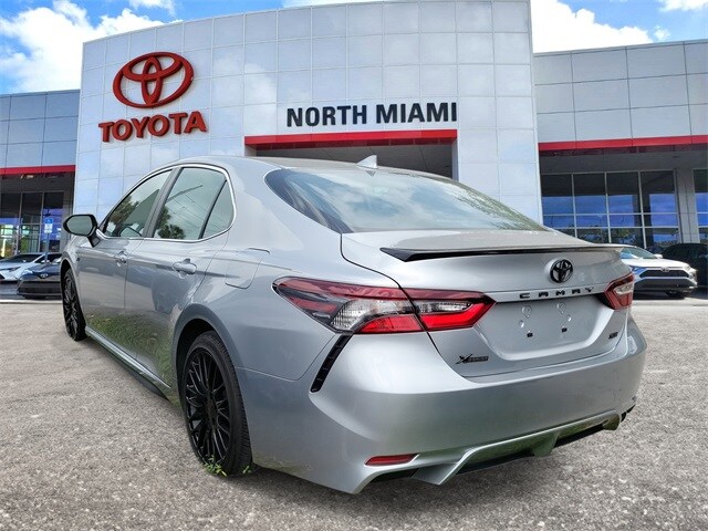 2024 Toyota Camry SE photo 3