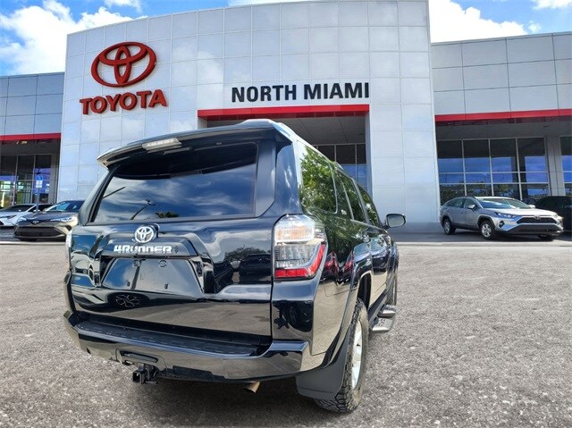 2023 Toyota 4Runner SR5 Premium photo 4