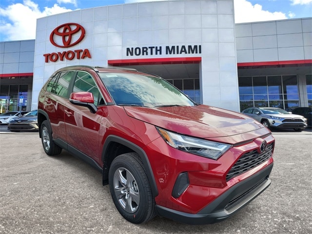 2025 Toyota RAV4 XLE's photo