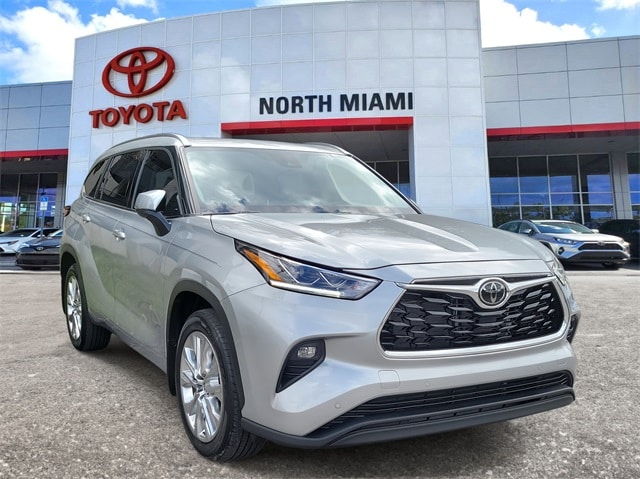 2024 Toyota Highlander Limited's photo