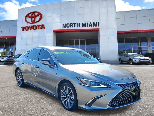 2021 Lexus ES