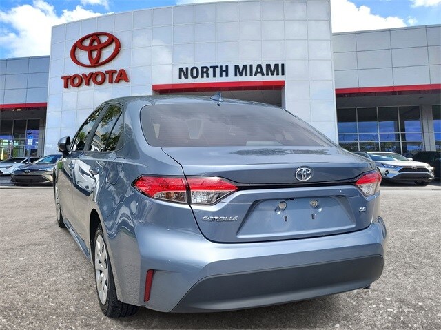 2024 Toyota Corolla LE photo 3