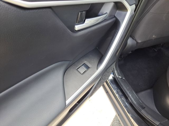 2025 Toyota RAV4 Woodland Edition - Photo 10