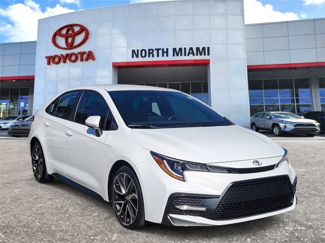2022 Toyota Corolla SE's photo