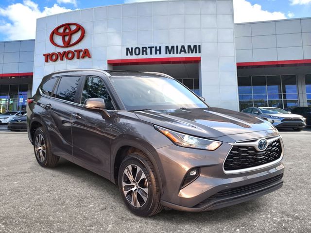 2023 Toyota Highlander Hybrid SUV 