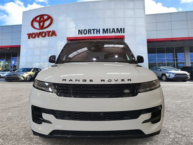 2023 Land Rover Range Rover Sport SE photo 2
