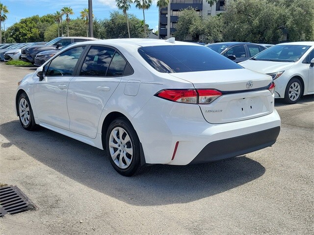 2024 Toyota Corolla LE photo 3