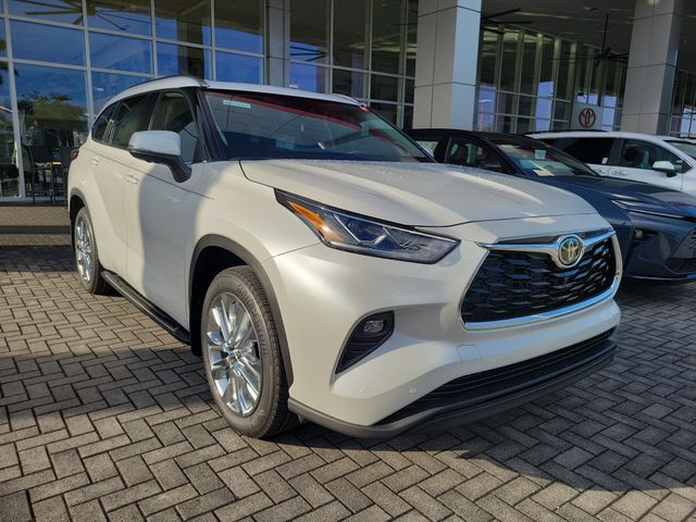 2026 Toyota Highlander SUV 