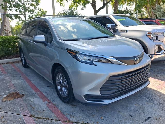 2023 Toyota Sienna Van Passenger Van 