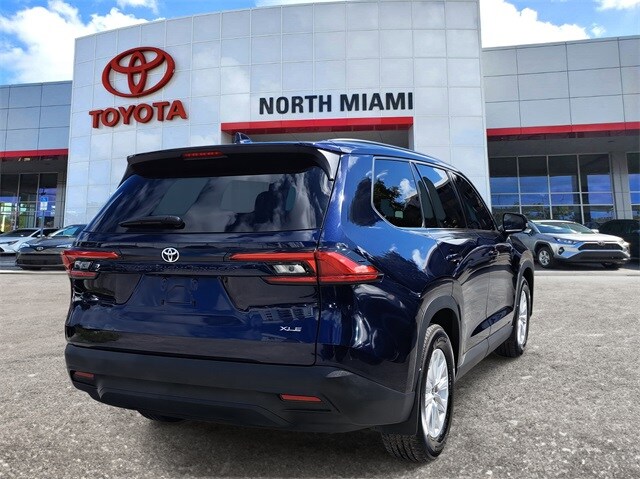 2024 Toyota Grand Highlander XLE photo 2