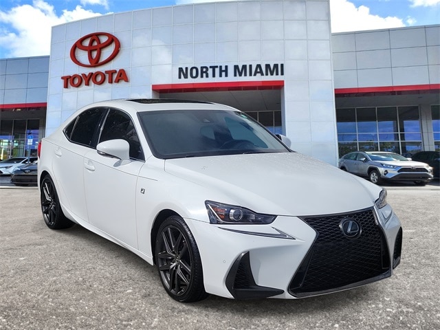 2020 Lexus IS 350 F SPORT's photo
