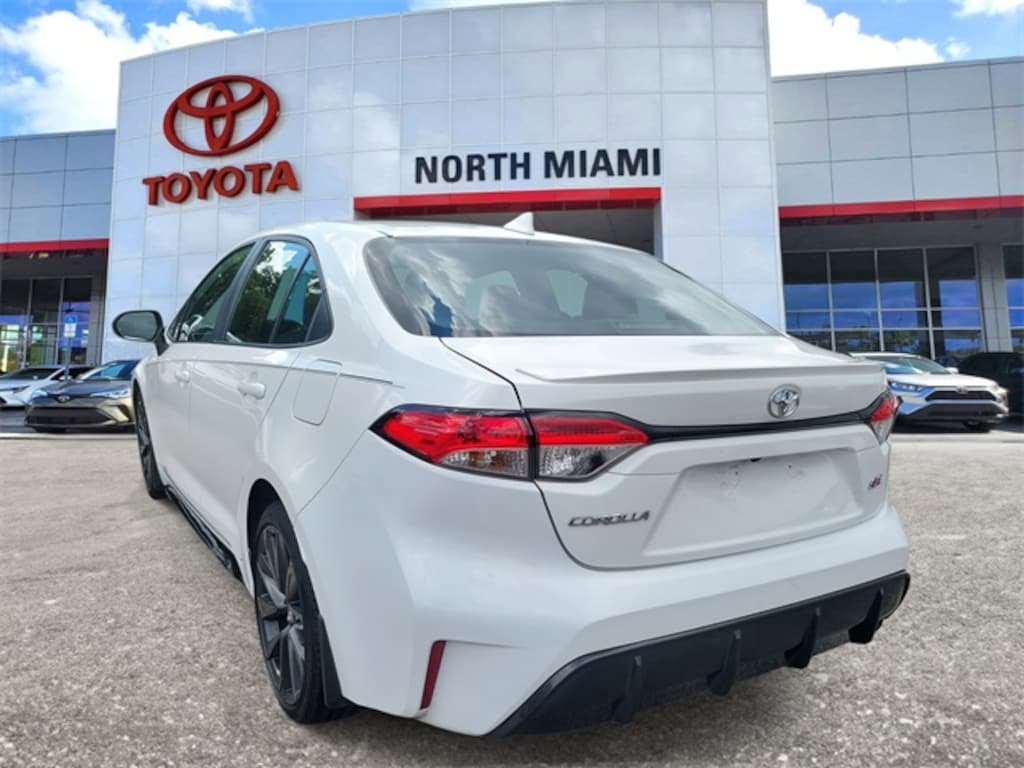 Used 2025 Toyota Corolla SE Sedan