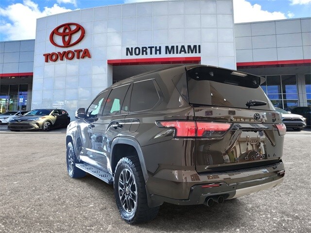 2023 Toyota Sequoia Limited photo 3