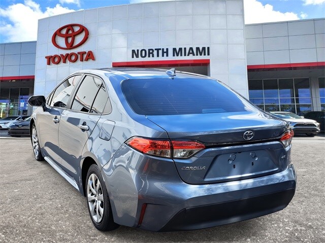 2023 Toyota Corolla LE photo 3