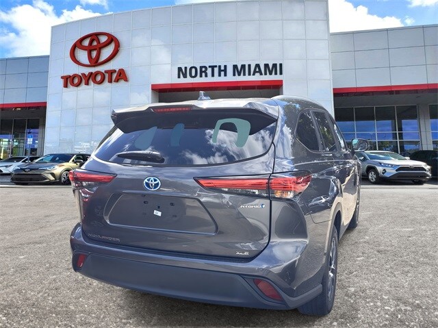2023 Toyota Highlander Hybrid XLE photo 4