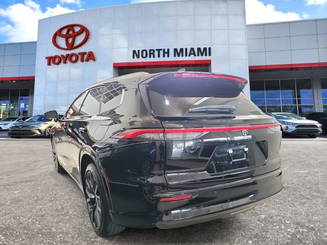 2025 Toyota Crown Signia Limited - Photo 3