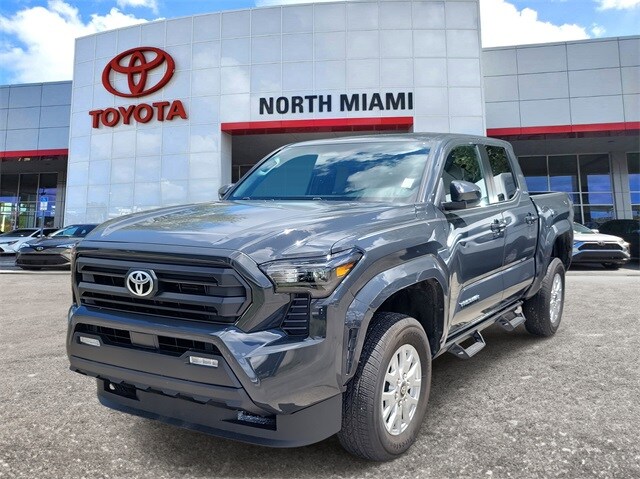 2024 Toyota Tacoma TRD Sport photo 2