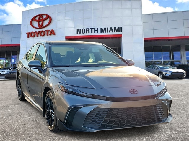 2026 Toyota Camry SE's photo