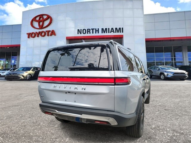 2025 Rivian R1S Adventure photo 4
