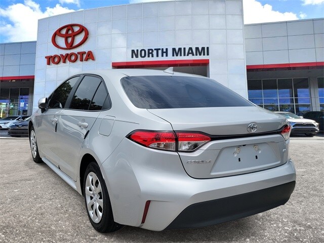 2024 Toyota Corolla LE photo 3