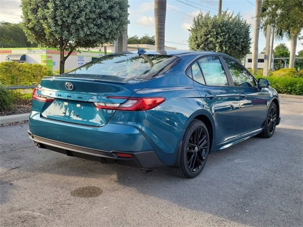 Used 2025 Toyota Camry SE Sedan