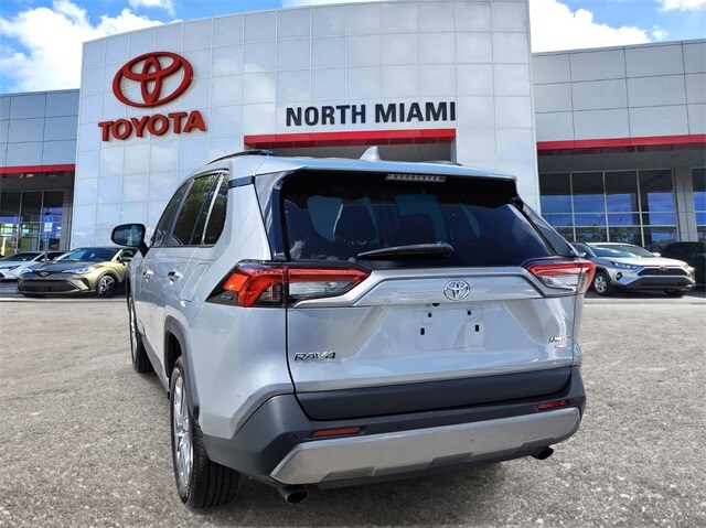 2023 Toyota RAV4 Limited photo 3