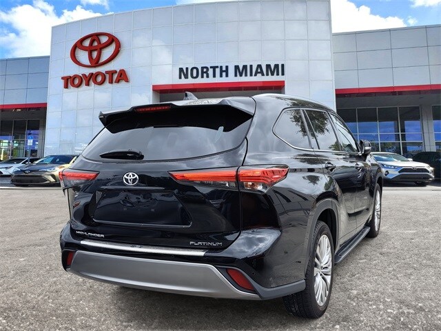 2023 Toyota Highlander Platinum photo 4