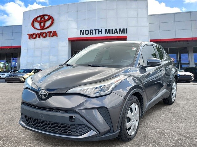 2020 Toyota C-HR LE photo 2