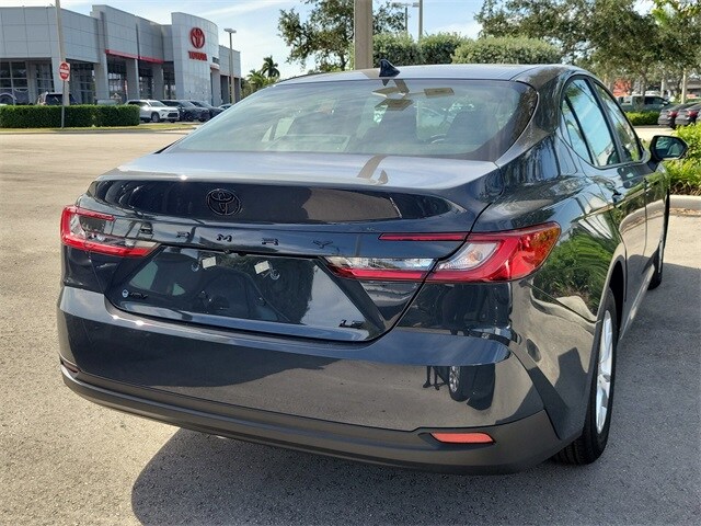 2026 Toyota Camry LE photo 4